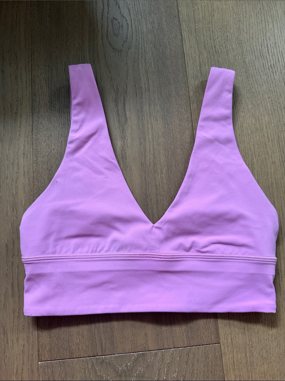 Lululemon Women's V-Neck Lavender Sports Bra